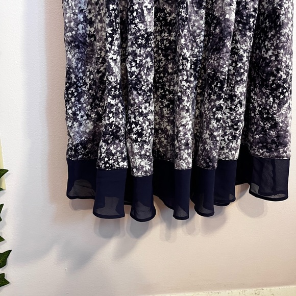 Vera Wang Sleeveless Midi Purple & White A-Line Flowered Dress - Picture 15 of 16